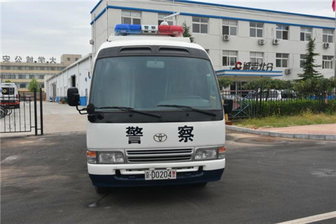 诚志牌指挥车服务新中国70年国庆阅兵